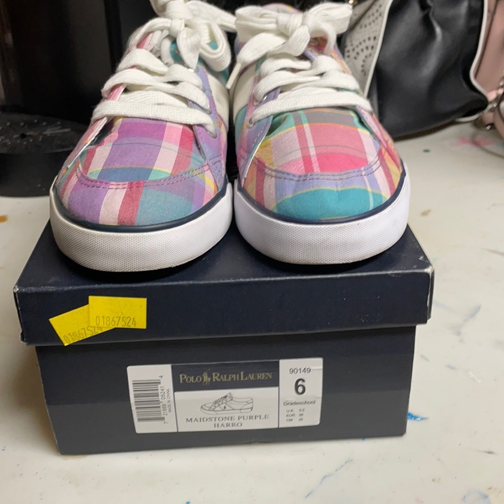 Kids polo casual shoes gently worn